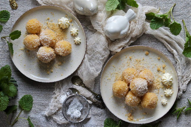 süße Grießknödel mit Bröseln