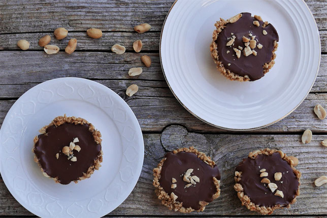 Erdnuss-Granola-Cups