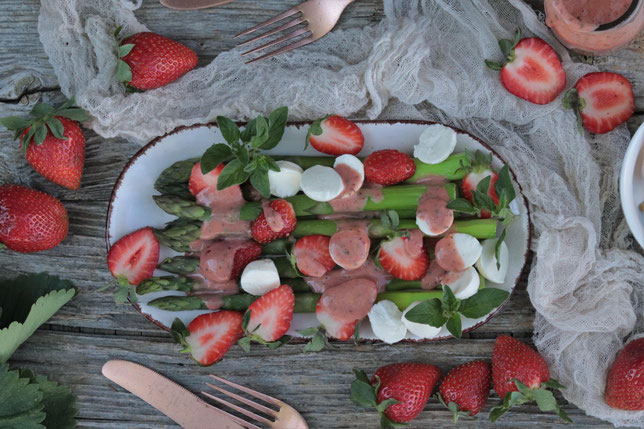 Spargel-Erdbeer-Salat