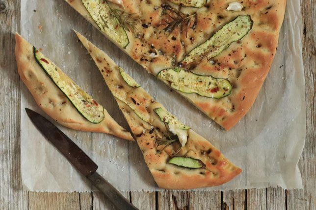 Focaccia mit Zucchini