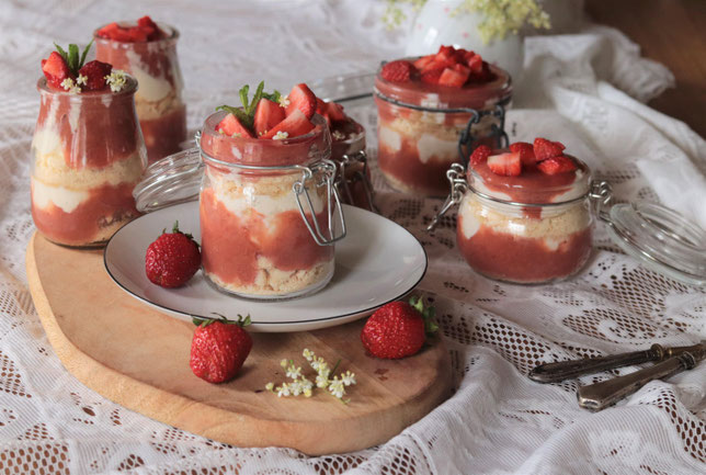 Rhabarber Tiramisu in Gläser