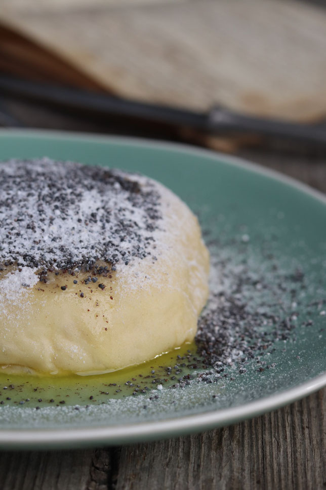 Germknödel mit Mohn