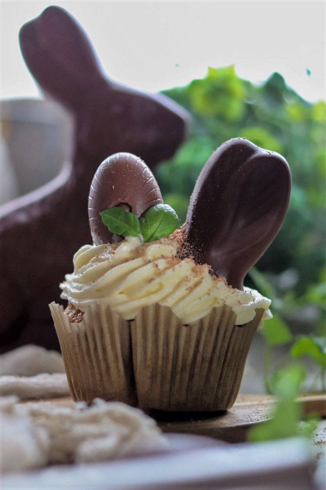 Cupcake im Osterkleid