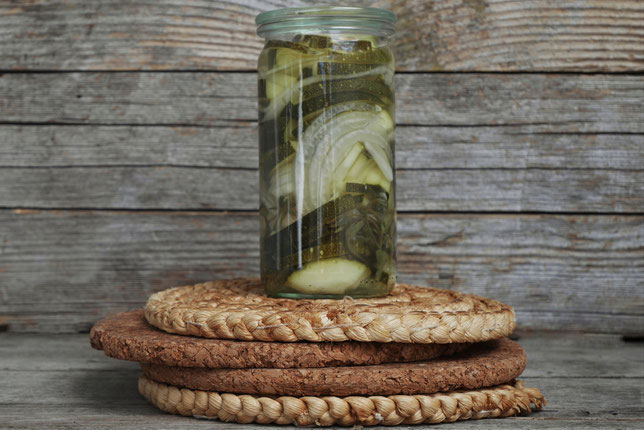 eingelegter Zucchini
