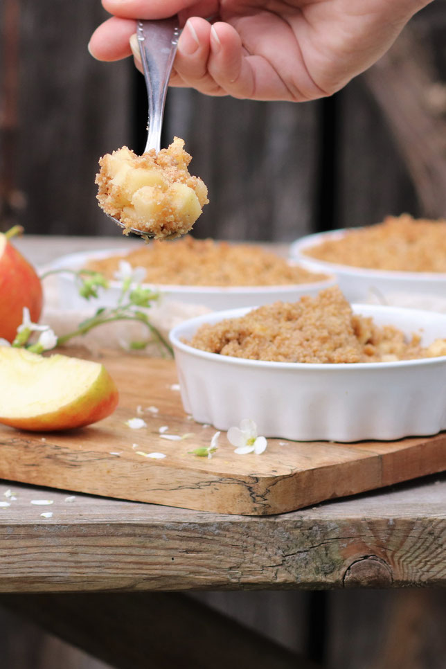 Mohncrumble mit Äpfeln