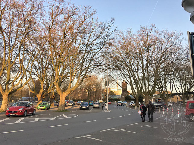 Abendstimmung auf dem Parkplatz vor der CREATIVA Messe in Dortmund
