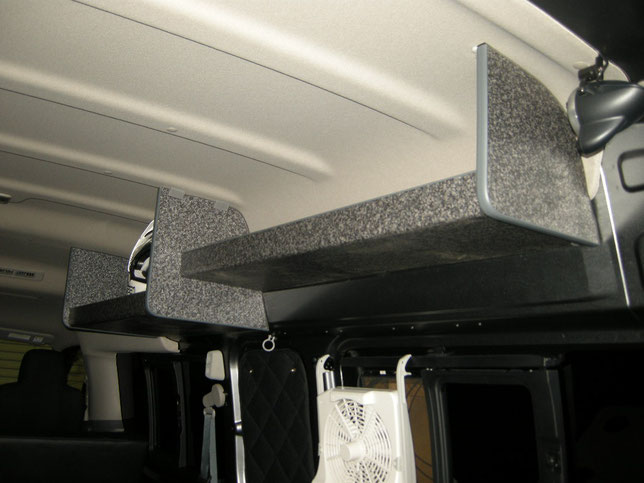 NV350で車中泊・クルマ旅が楽しむことができるのライトキャンパープレミアムです。