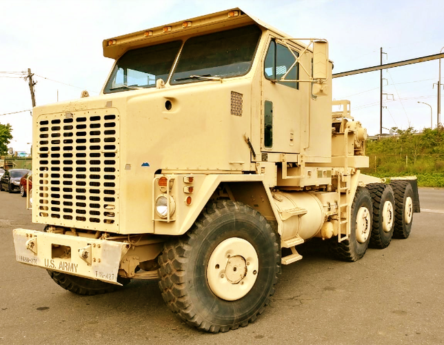 Oshkosh M1070