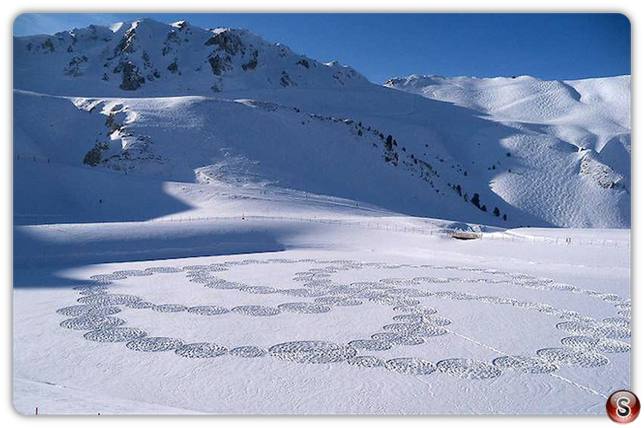 Cerchi sulla neve di Simon Beck