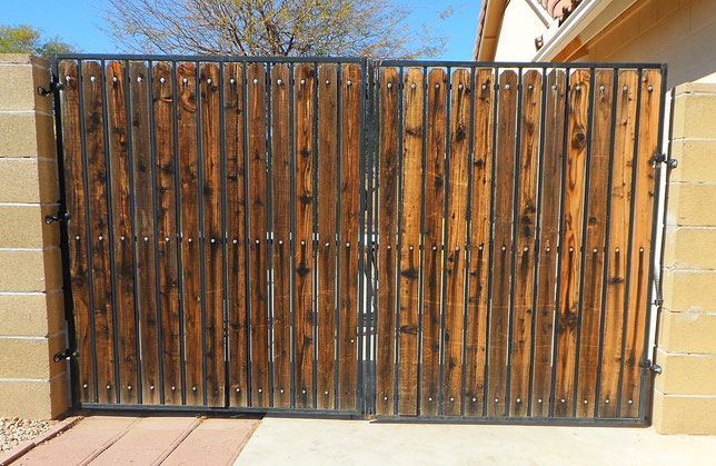 Ворота металлические,ворота стальные,ворота с деревянными вставками