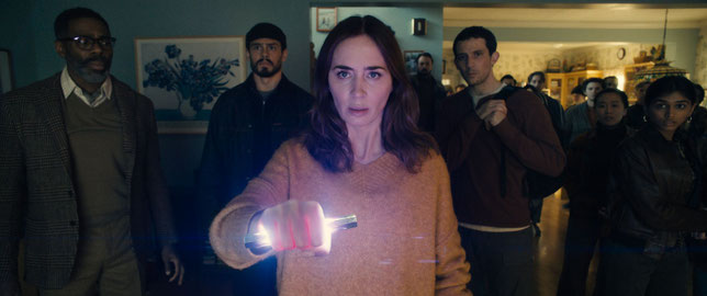Présentatrice météo dans une chaîne de télé de Kansas City, Margaret Fairchild (Emily Blunt) a, à son insu, des dons extra-terrestres (©UPI).