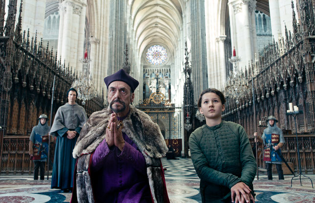 Sous une forme très stylisée, le film raconte les batailles et le procès de Jeanne d'Arc (©Les films du Losange).