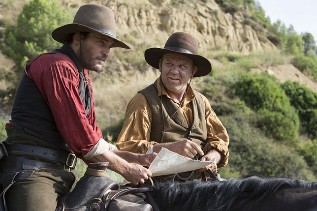 Joaquin Phoenix (à gauche) et John C. Reilly sont les frères Sisters (©UGC Distribution).