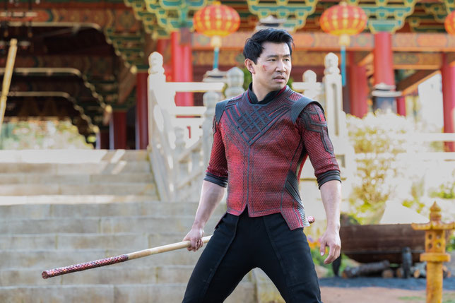 Un acteur canadien d'origine chinoise peu connu du grand public, Simu Liu, incarne Shang-Chi, le premier super-héros asiatique des studios Marvel (©Marvel Studios/The Walt Disney Company).