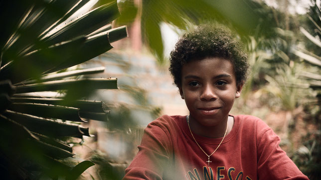 Le jeune Djibril Vancoppenolle interprète Gabriel, le personnage principal du film (©Pathé).