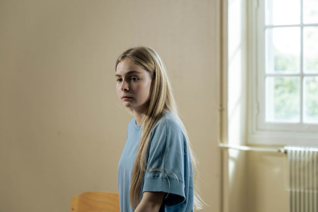 Adolescente, Élisabeth (Tessa Dumont Janod) a passé un séjour dans une unité psychiatrique de l'hôpital Necker à Paris (©Christine Tamalet/Pan-Européenne).