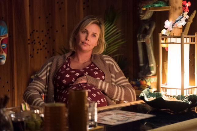 Au début du film, Charlize Theron est enceinte de son troisième enfant (©Mars Distribution).