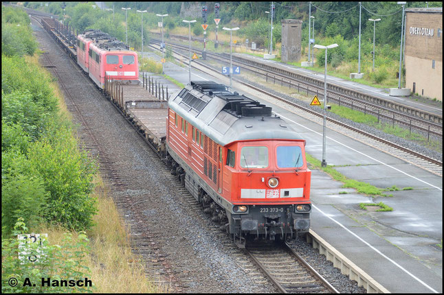 Am 23. Juli 2016 konnte EZ 50807 Seddin - Nürnberg im Bf. Oberkotzau festgehalten werden. Ab Hof wurde die Fuhre, in der sich auch 151 093-2 und 151 027-0 befanden, von 233 373-0 bespannt