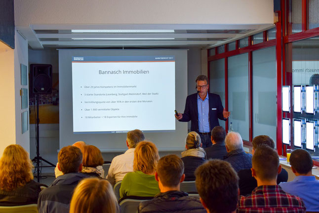 Bernd Bannasch stellen den neuen Immobilien-Marktbericht vor. Foto: Bannasch-Immobilien