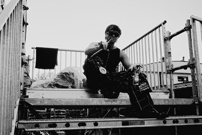 Rapper oder Rockstar? Mit Bibiza aus Wien kommt ein Schwergewicht der österreichischen Musikszene am letzten Mai-Wochenende zum Konstanzer "Campus Festival". Foto: Janne Hansberg