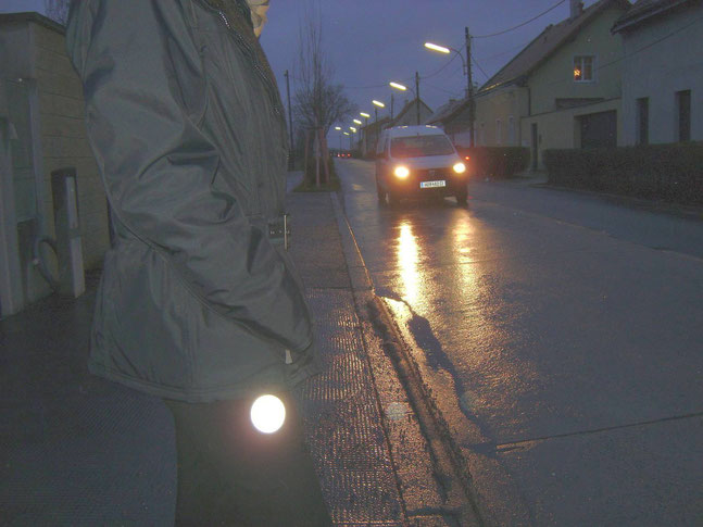 tel: Reflektor für Fußgänger und Fußgängerinnen im Straßenverkehr, Rudolf Schwarz