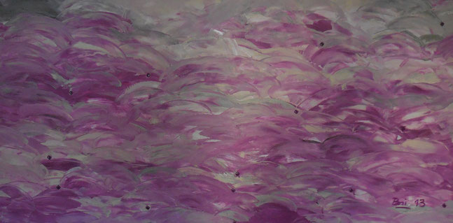 in flachen Halbkreisen gespachteltes Bild in violett und beige mit violetten Glassteinen