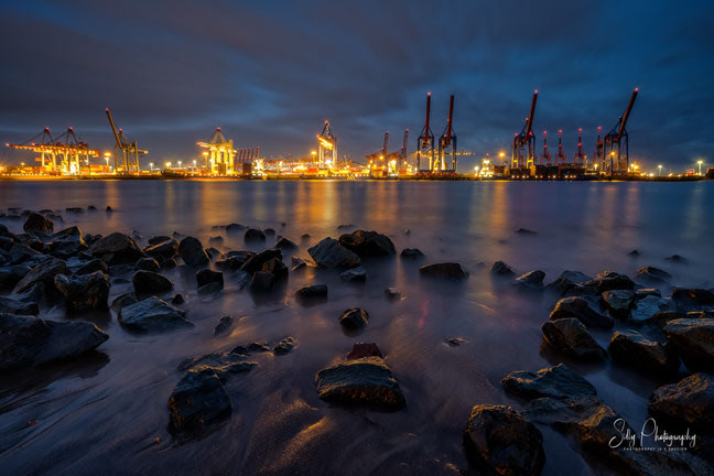 Hamburg / Hamburger Hafen / Neumühlen, Elbstrand, Langzeitbelichtung, 2021, ©Silly Photography