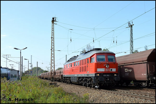 233 510-7 durchfährt am 18. September 2014 mit kurzem Flachwagenzug Leipzig-Thekla