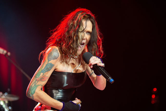 Nachdem Rock- und Blues-Shouterin Beth Hart ihren diesjährigen Gig beim "Meersburg Open Air" krankheitsbedingt absagen musste, ist für den 25. Juli 2026 ein Auftritt beim Winterbacher "Zeltspektakel" angekündigt. Foto: Rocky Roode   