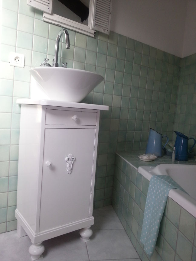 Das Badezimmer als Wohn(t)raum - Land & Liebe Badmöbel Landhaus