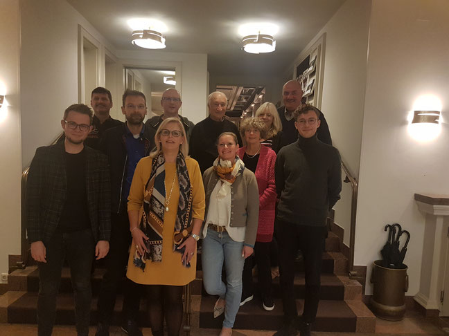 Gruppenfoto der Wahl der neuen Ortsvorsitzenden