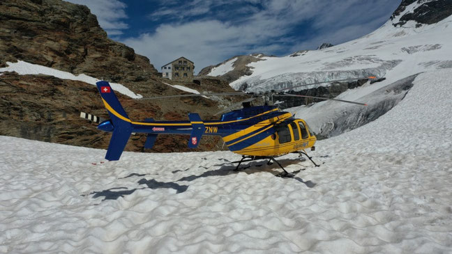 Elite Flights, Bell 407 GX, HB-ZNW Alpenrundflug mit Gletscherlandung ab Buochs, Mutthorn