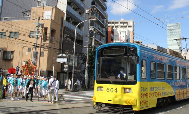 お神輿と電車とハルカスと