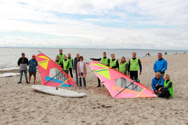  Spaß beim Windsurfen und am Meer