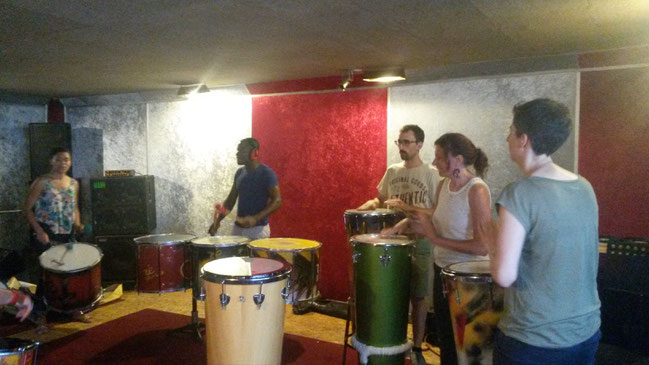 un atelier improvisé autour des sons du Timba.