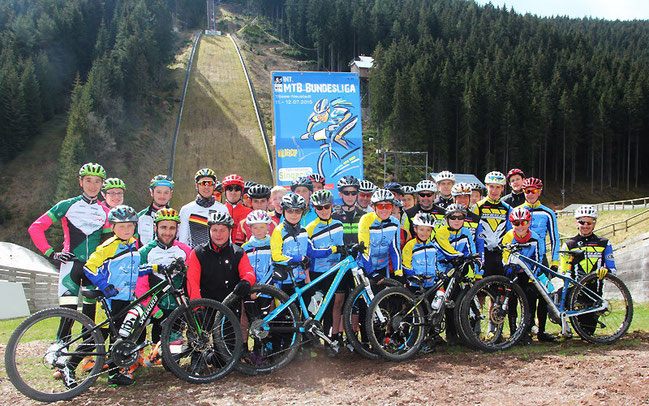 Gruppenfoto am Schanzengelände © Erhard Goller