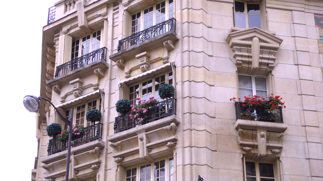 パリの窓辺