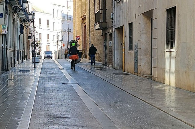 La realidad es que nadie respeta la dirección prohibida, semáforos, señales de tráfico o cualquier otra ley de tráfico.