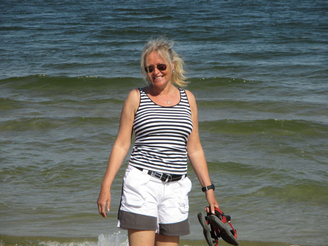 Endlich wieder Wellen, Sonne und barfuss im Sand