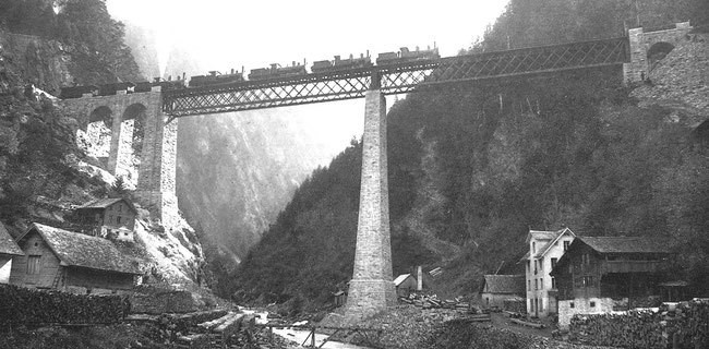 Belastungsprobe Chärstelenbachviadukt; Quelle: wikimedia commons