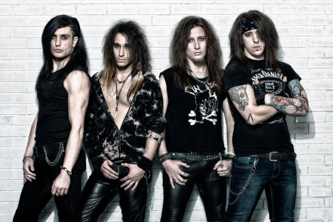 Cyanide 4 looking to replace half the band with search for new bassist and drummer