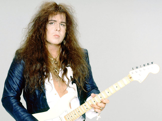 KnuckleBonz Rock Iconz Collectible Statue Yngwie Malmsteen statue
