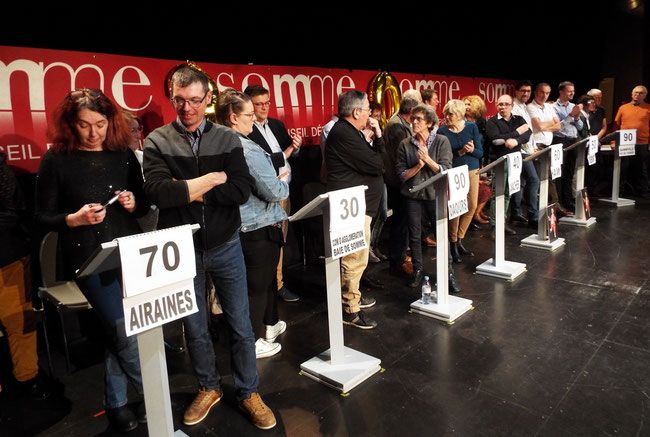 Les équipes après le jeu du coquelicot