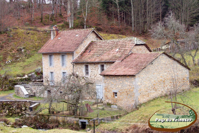 Moulin du Pont du Diable, Leucamp, Cantal, Châtaigneraie cantalienne, légende