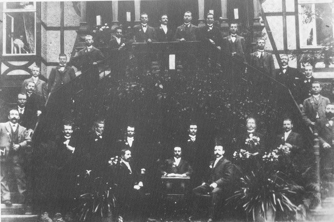 Gründungsfoto des MGV "Arion" im Jahr 1899 aus dem Buch "Alt Borgentreich in Bildern" von Bernhard Kösters