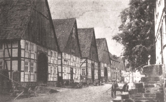 Die Mühlenstraße 1940.  (Aus dem Buch "Alt Borgentreich in Bildern" von Bernhard Kösters)
