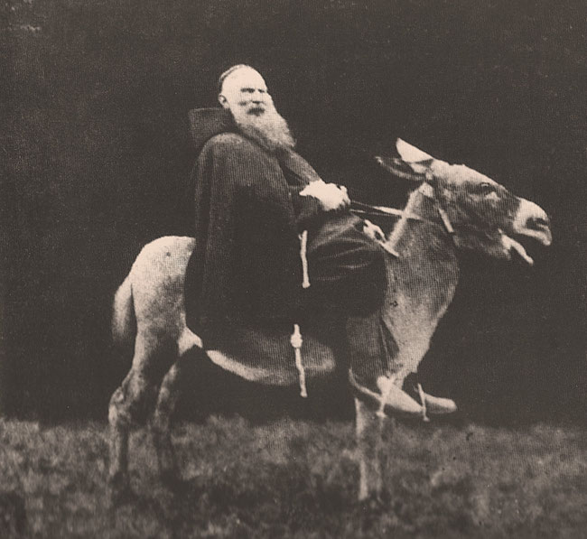 Der legendäre Pater Ubaldus, von 1859 bis 1915 Eremit in der Klus Eddessen, ritt auf einem Esel durch die Lande. (Aus dem Buch "Alt Borgentreich in Bildern" von Bernhard Kösters)