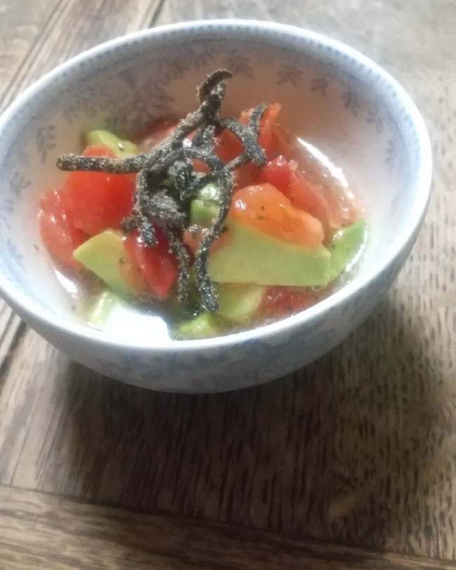 アボカド　トマトに塩昆布