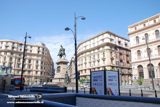 Piazza Giovanni Bovio (Piazza Borsa)