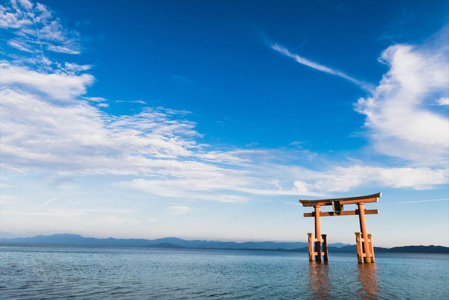 滋賀県琵琶湖「白髭神社」の鳥居
